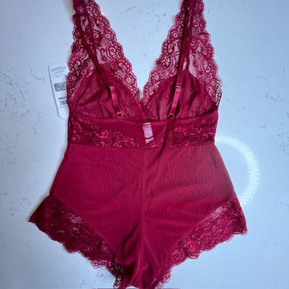 Marilyn Monroe New Show Me Off Negligee Stretchy Bodysuit Maroon Size Small - Picture 6 of 16